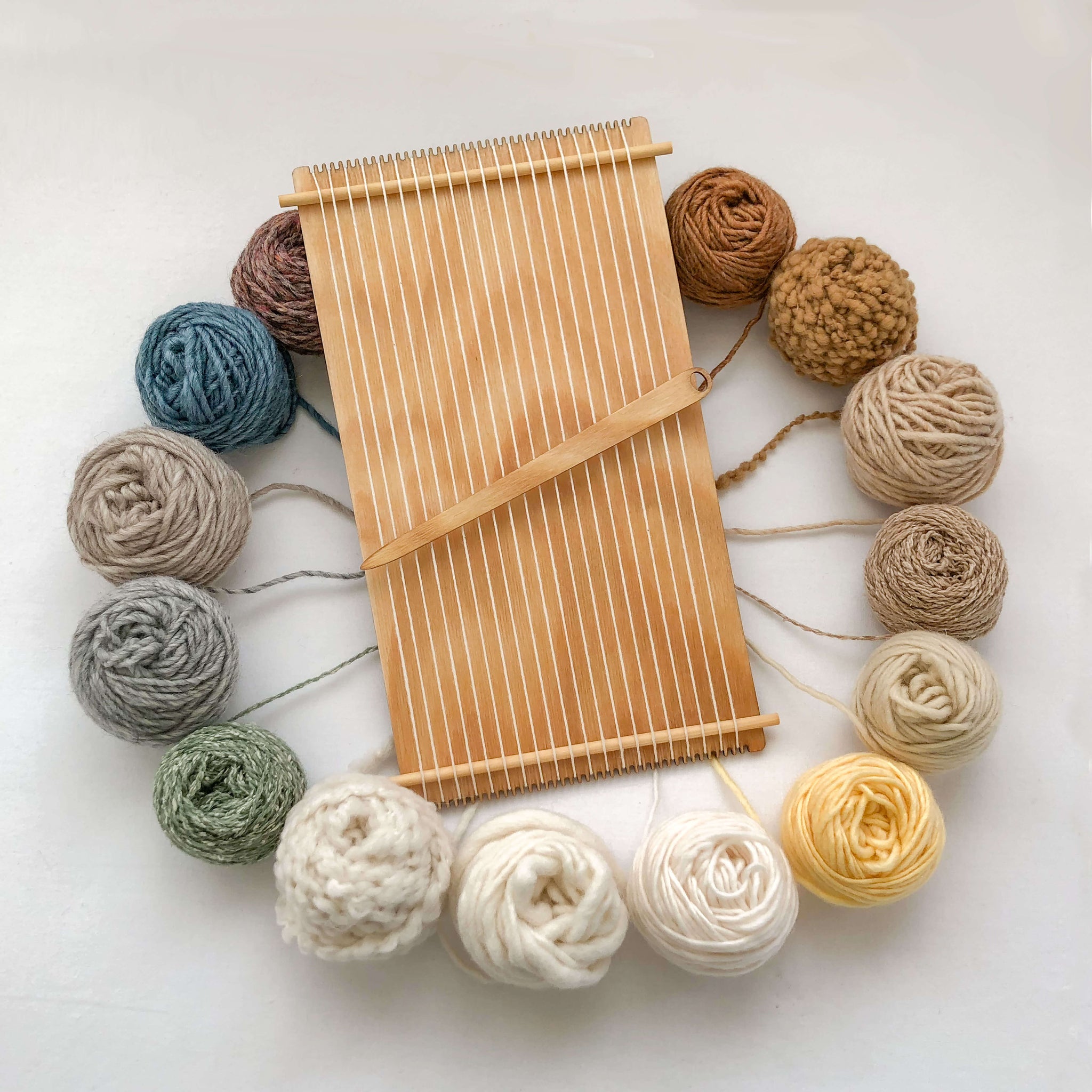 Looms, Weaving Kits, Yarn and tutorials