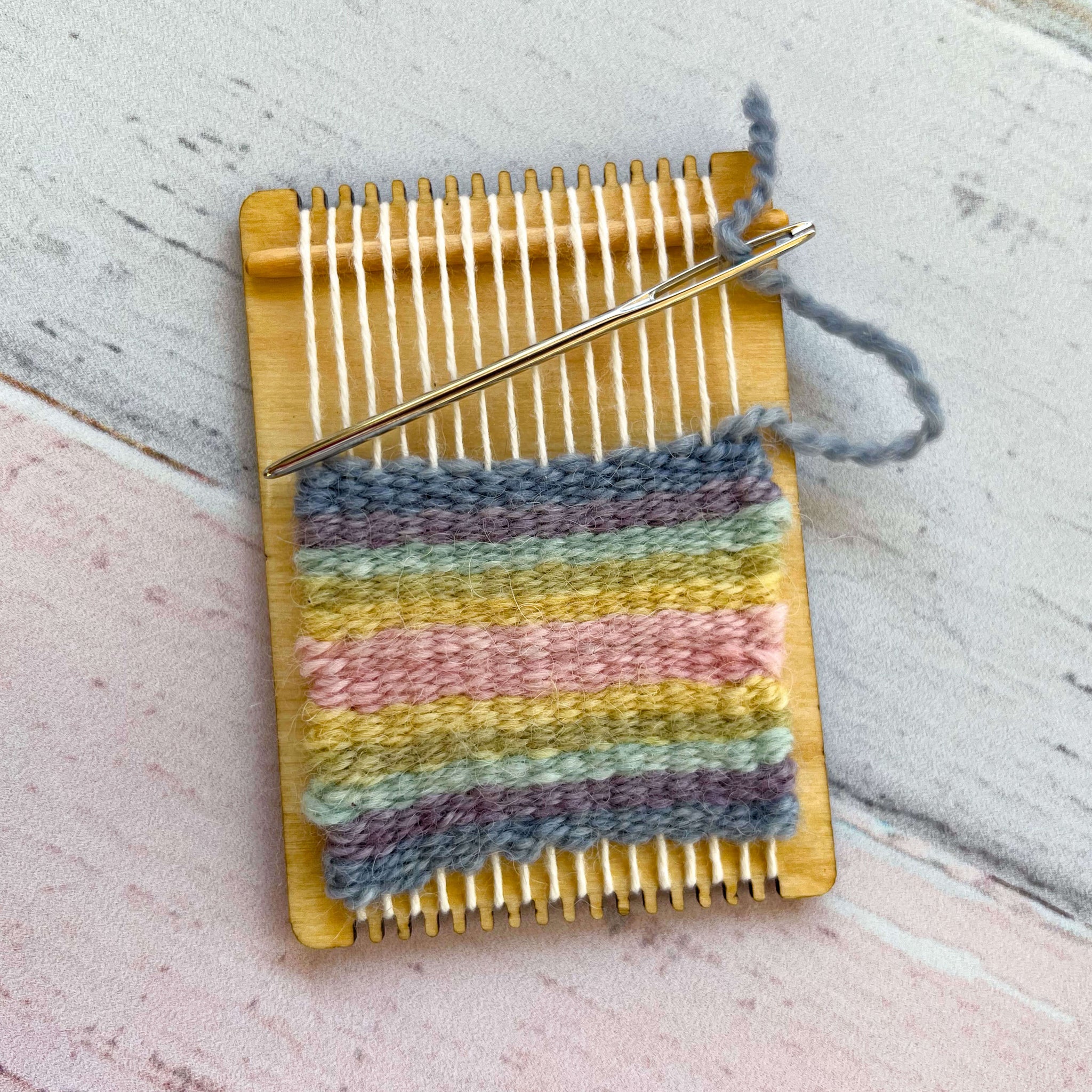 Small Loom Projects eBook - Knitting Board